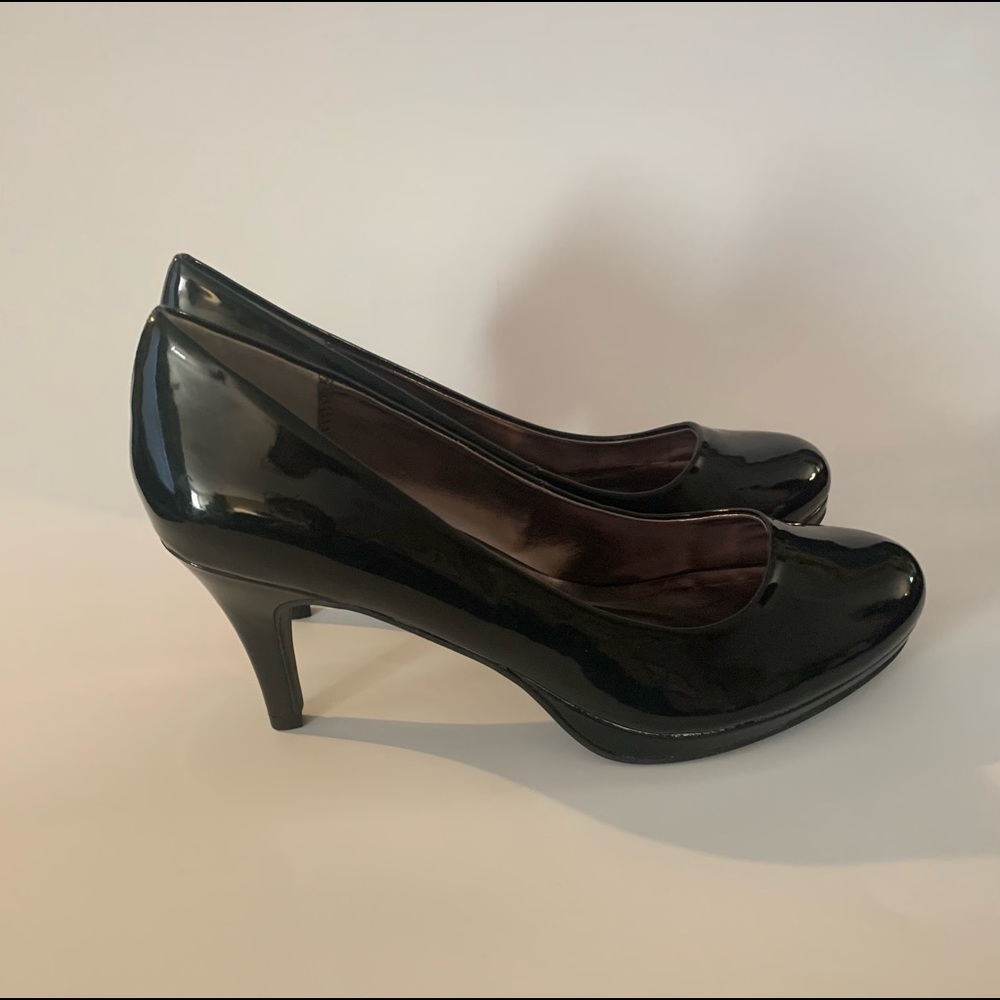 Black patent pleather Steve Madden heels. Size 7. Never worn!  NWOB.
